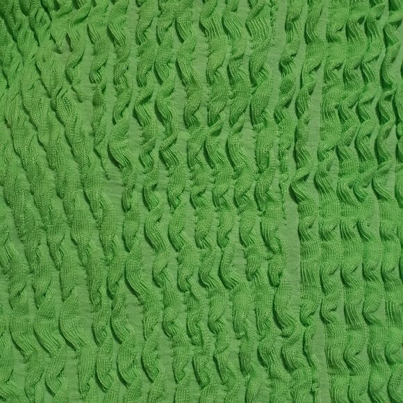 Nike runners slim top in lime green - Picture 3 of 4